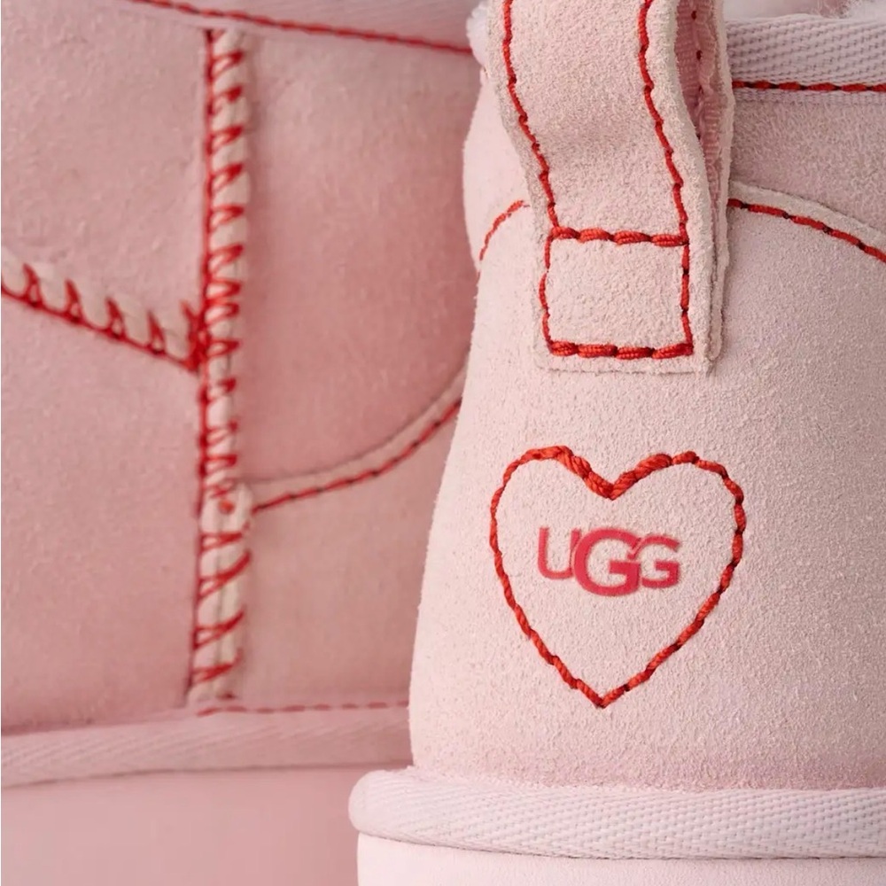 UGG Ultra Mini Love ‘26